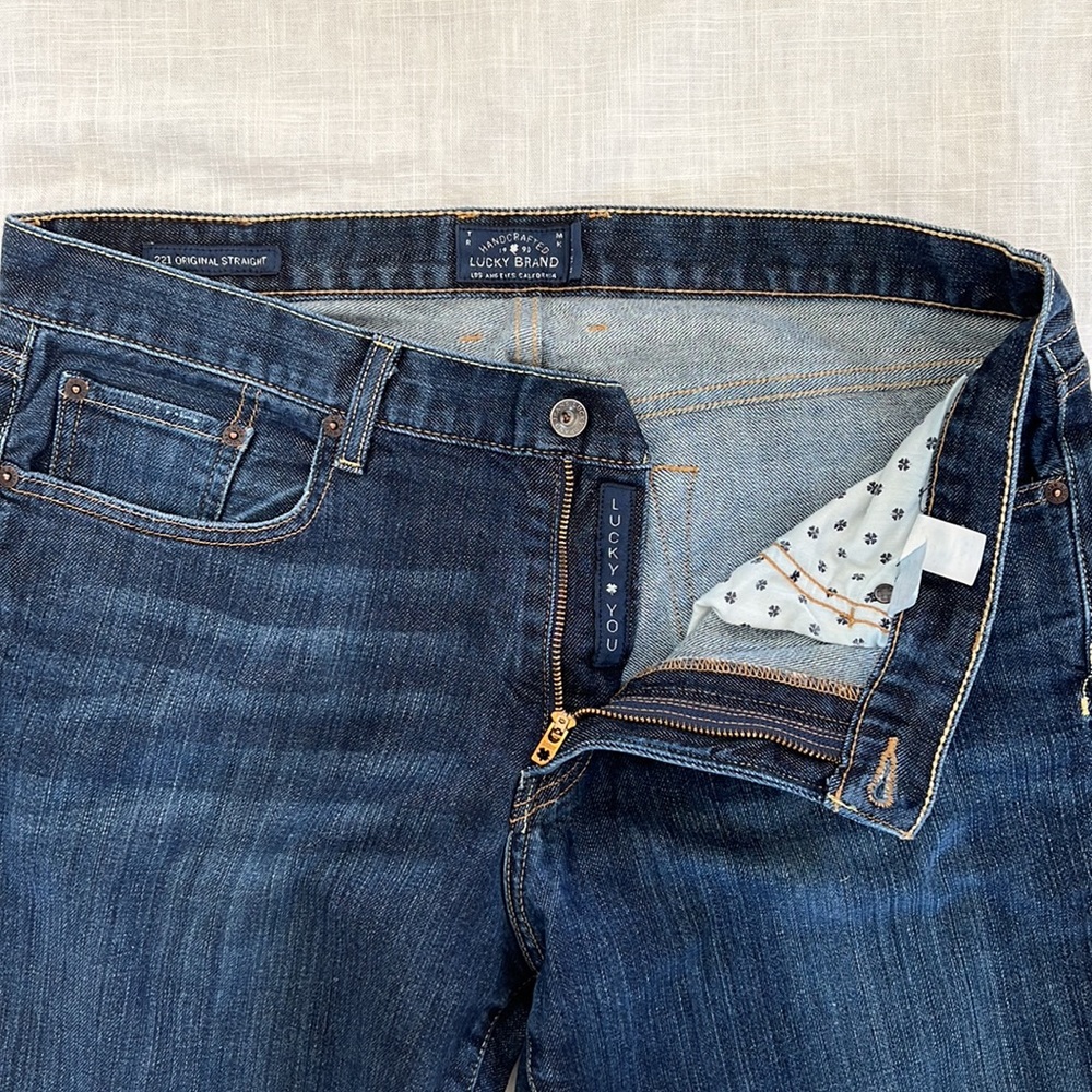 Men Lucky Brand 221 Original Straight jeans. Size 36W / 34L. - Picture 8 of 10